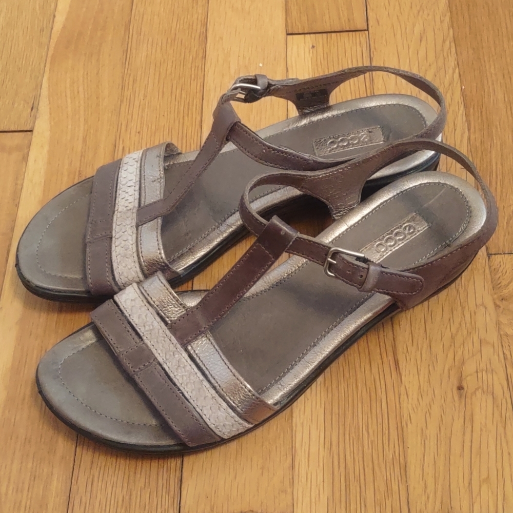 Ecco leather t-strap metallic wedge sandals silver 8.5/39